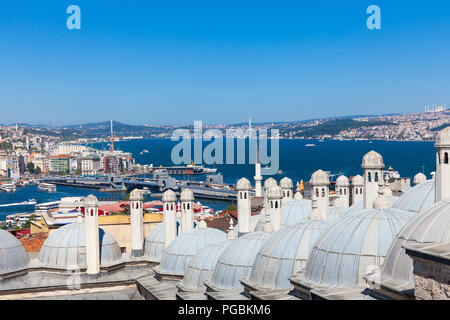 La vue panoramique sur la ville d'Istanbul et le détroit du Bosphore, la Turquie Banque D'Images