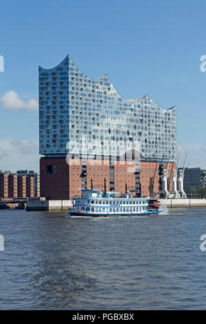 Bateau à aubes de la Louisiane Star, Elbe Philharmonic Hall, Hambourg, Allemagne Banque D'Images