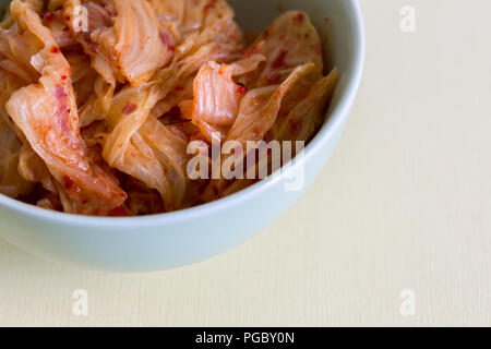 Le kimchi de chou dans le plat traditionnel coréen très populaire, les aliments fermentés. Banque D'Images