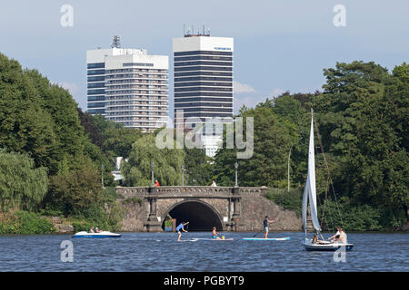 Lac Außenalster (extérieur) et de l'Alster tours Mundsburg, Hambourg, Allemagne Banque D'Images