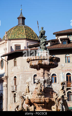 Fontaine de Neptune à Trento Banque D'Images