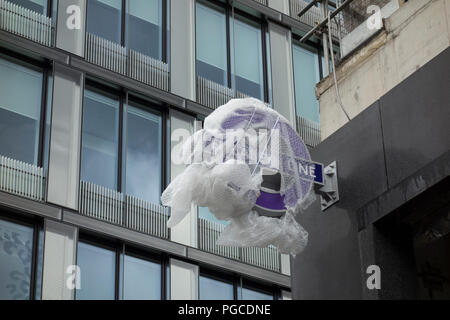 Elizabeth signalisation sous le boisseau sur Oxford Street dans le cadre du SML Tottenham Court Road traverse projet, Londres, Royaume-Uni Banque D'Images