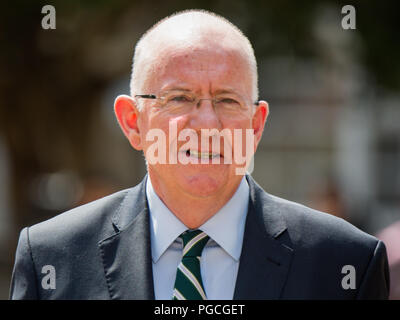 Conférence de presse avec les représentants irlandais M. Simon Coveney T.D., Tánaiste et Ministre des affaires étrangères et du Commerce et M. Charles Flanagan T.D., ministre de la Justice et l'égalité, à la suite d'une réunion de la conférence intergouvernementale britannico-irlandais. Londres, Royaume-Uni. Avec : M. Charles Flanagan D.T. Ministre de la Justice et d'égalité Où : London, England, United Kingdom Quand : 25 juillet 2018 : Crédit Wheatley/WENN Banque D'Images