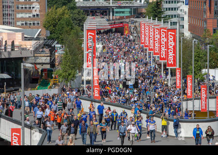Le stade de Wembley, Londres, Royaume-Uni. Samedi 25 août 2018 - La 117e édition de la Coupe du Défi de Ladbrokes finale de ligue de rugby au stade de Wembley entre Warrington Wolves (le fil) et les Dragons catalans. Les deux équipes jouent dans la Super League Crédit : John Hopkins/Alamy Live News Banque D'Images