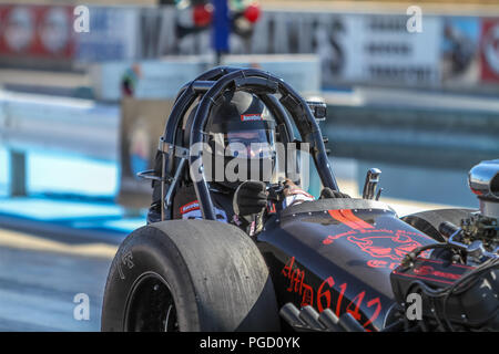 Mildura, Victoria, Australie. 25 août 2018. Pete Oconnell conduisant sa nourris avec une Ford 302 Windsor au moyen du support de l'éliminateur. Credit : brett keating/Alamy Live News Banque D'Images