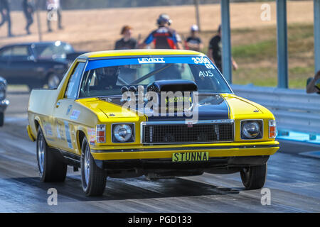 Mildura, Victoria, Australie. 25 août 2018. Cara Bertoli conduire son Holden HZ utilitaire avec un LS1 moteur pendant le muscle Aussie Support. Credit : brett keating/Alamy Live News Banque D'Images