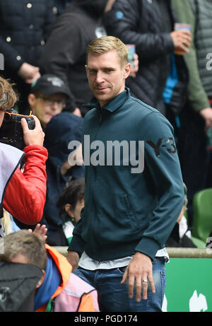 Brême, Allemagne. Août 25, 2018. Football, Bundesliga, 1e jour de match, le Werder Brême vs Hanovre 96 dans le stade Weserstadion de Brême : Per Mertesacker visites du stade. Credit : Carmen Jaspersen/DPA - AVIS IMPORTANT : DFL règlement interdit toute utilisation des photographies comme des séquences d'images et/ou quasi-vidéo./dpa/Alamy Live News Banque D'Images