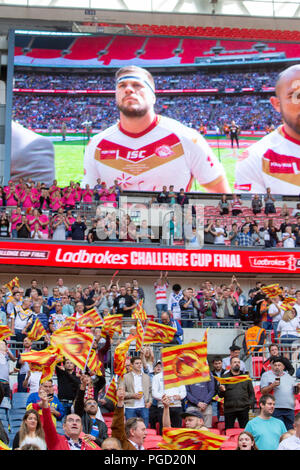 Le stade de Wembley, Londres, Royaume-Uni. Samedi 25 août 2018 - La 117e édition de la Coupe du Défi de Ladbrokes finale de ligue de rugby au stade de Wembley entre Warrington Wolves (le fil) et les Dragons catalans. Les deux équipes jouent dans la Super League Crédit : John Hopkins/Alamy Live News Banque D'Images