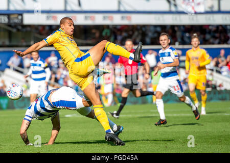 Londres, Royaume-Uni. 25 août 2018. James Vaughan, de Wigan Athletic pendant le match de championnat EFL Sky Bet entre les Queens Park Rangers et Wigan Athletic au Loftus Road Stadium, Londres, Angleterre le 25 août 2018. Credit : THX Images/Alamy Live News Banque D'Images