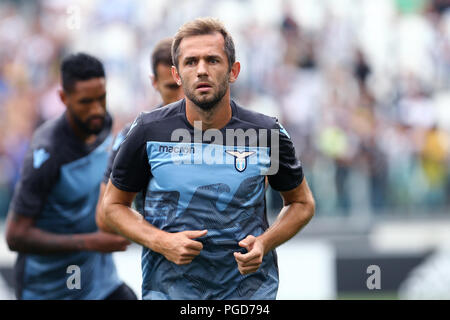 Torino, Italie. 25 août, 2018. Senad Lulic de SS Lazio au cours de la série d'un match de football entre la Juventus et SS Lazio. Crédit : Marco Canoniero / Alamy Live News . Crédit : Marco Canoniero/Alamy Live News Banque D'Images