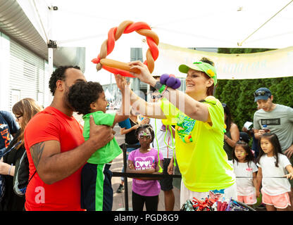 New York, NY - 25 août 2018 : l'atmosphère au cours de l'US Open Championship Kids Day à l'USTA Billie Jean King National Tennis Center Arthur Ashe Stadium Crédit : lev radin/Alamy Live News Banque D'Images