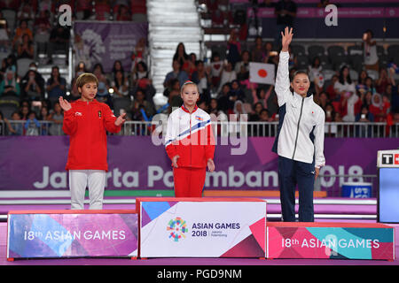 Jakarta, Indonésie. Credit : MATSUO. Août 24, 2018. (L-R) Rifda Irfanaluthfi (INA), Kim Su Jong (PRK), Shiho Nakaji (JPN) gymnastique artistique féminine : Victoire Sol cérémonie à JIEX Kemayoran Hall D pendant les Jeux asiatiques 2018 Palembang Jakarta à Jakarta, Indonésie. Credit : MATSUO .K/AFLO SPORT/Alamy Live News Banque D'Images