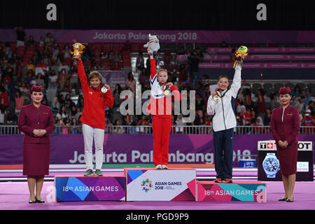 Jakarta, Indonésie. Credit : MATSUO. Août 24, 2018. (L-R) Rifda Irfanaluthfi (INA), Kim Su Jong (PRK), Shiho Nakaji (JPN) gymnastique artistique féminine : Victoire Sol cérémonie à JIEX Kemayoran Hall D pendant les Jeux asiatiques 2018 Palembang Jakarta à Jakarta, Indonésie. Credit : MATSUO .K/AFLO SPORT/Alamy Live News Banque D'Images