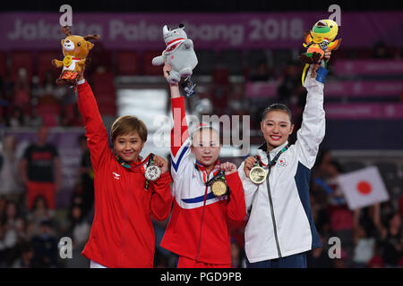 Jakarta, Indonésie. Credit : MATSUO. Août 24, 2018. (L-R) Rifda Irfanaluthfi (INA), Kim Su Jong (PRK), Shiho Nakaji (JPN) gymnastique artistique féminine : Victoire Sol cérémonie à JIEX Kemayoran Hall D pendant les Jeux asiatiques 2018 Palembang Jakarta à Jakarta, Indonésie. Credit : MATSUO .K/AFLO SPORT/Alamy Live News Banque D'Images