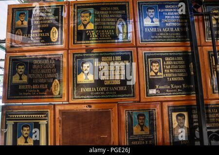 Autel en l'honneur de Jesús Malverde qui est vénéré comme Saint qui attire chaque jour des centaines de disciples à sa chapelle de Culiacan Sinaloa. Iglecia, Banque D'Images