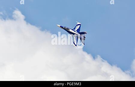 Royal Canadian Air Force à l'exécution de CF-18 Hornet RIAT 2018 avec un schéma de peinture impressionnante commémorant 60 ans du NORAD Banque D'Images