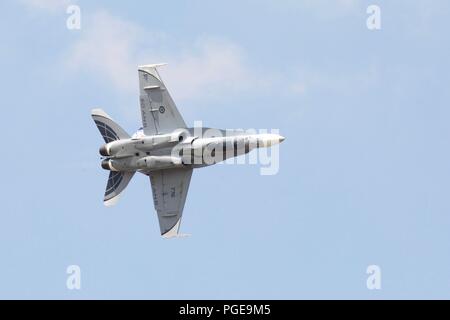 Royal Canadian Air Force à l'exécution de CF-18 Hornet RIAT 2018 avec un schéma de peinture impressionnante commémorant 60 ans du NORAD Banque D'Images