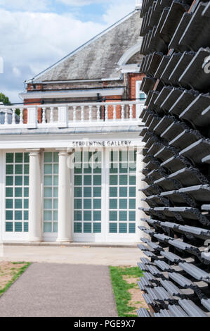 La Serpentine Gallery Pavilion 2018 conçu par Frida Escobedo. Banque D'Images