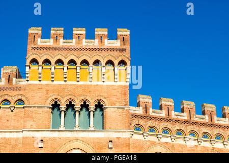 Palazzo Aldobrandeschi (Palazzo della Provincia) (1903) dans le centre-ville de Grosseto, Italie Banque D'Images