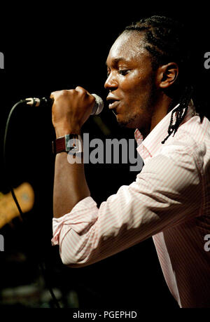 Le rappeur Baloji congolais/belge au Nuits du Botanique à Bruxelles (Belgique, 17/05/2010) Banque D'Images