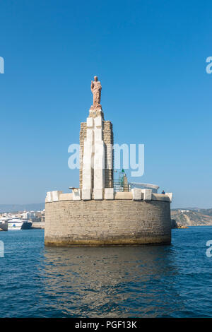 Jésus Christus statue à l'entrée du port de Tarifa, Sagrado Corazon de Jésus, Jésus Christ statue, Costa de la Luz, Andalousie, espagne. Banque D'Images