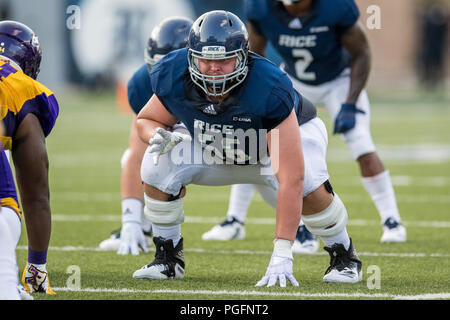 Houston, USA. 25 août 2018. Les hiboux de riz offensive ligne Jack Greene (66) se prépare à une jouer au cours du 2e trimestre de la NCAA football match entre la Prairie View A & M Panthers et les hiboux du Riz Riz au Stadium de Houston, TX. Le riz a gagné le match 31 à 28.Trask Smith/CSM Crédit : Cal Sport Media/Alamy Live News Banque D'Images