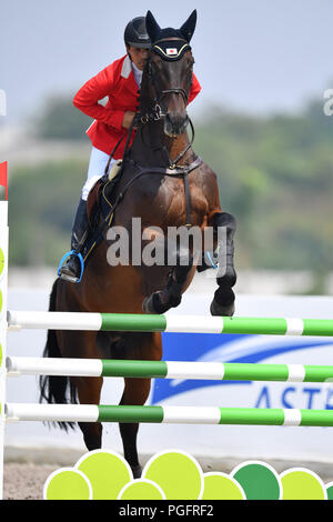 Jakarta, Indonésie. Credit : MATSUO. Août 26, 2018. Yoshiaki Oiwa (JPN) Equitation : Concours Complet Saut d'obstacles individuel de l'équipe au Parc équestre international de Jakarta au cours de la 2018 Jeux Asiatiques Palembang Jakarta à Jakarta, Indonésie. Credit : MATSUO .K/AFLO SPORT/Alamy Live News Banque D'Images