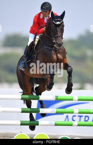 Jakarta, Indonésie. Credit : MATSUO. Août 26, 2018. Yoshiaki Oiwa (JPN) Equitation : Concours Complet Saut d'obstacles individuel de l'équipe au Parc équestre international de Jakarta au cours de la 2018 Jeux Asiatiques Palembang Jakarta à Jakarta, Indonésie. Credit : MATSUO .K/AFLO SPORT/Alamy Live News Banque D'Images