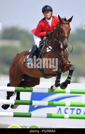 Jakarta, Indonésie. Credit : MATSUO. Août 26, 2018. Kenta Hiranaga (JPN) Equitation : Concours Complet Saut d'obstacles individuel de l'équipe au Parc équestre international de Jakarta au cours de la 2018 Jeux Asiatiques Palembang Jakarta à Jakarta, Indonésie. Credit : MATSUO .K/AFLO SPORT/Alamy Live News Banque D'Images