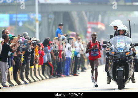 Jakarta, Indonésie. Août 26, 2018. Rose Chelimo (marron) - Athlétisme : Marathon de marathon au cours de la ville de Jakarta Jakarta 2018 Jeux Asiatiques de Palembang à Jakarta, Indonésie . Credit : Naoki Nishimura/AFLO SPORT/Alamy Live News Banque D'Images