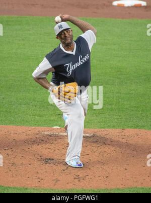 Baltimore, États-Unis d'Amérique. Août 24, 2018. Le lanceur partant des Yankees de New York CC Sabathia (52) travaille dans la première manche contre les Orioles de Baltimore à l'Oriole Park at Camden Yards de Baltimore, MD, le vendredi, 24 août, 2018. Credit : Ron Sachs/CNP (restriction : NO New York ou le New Jersey Journaux ou journaux dans un rayon de 75 km de la ville de New York) | Conditions de crédit dans le monde entier : dpa/Alamy Live News Banque D'Images