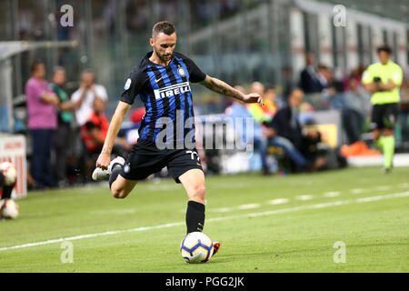 Milan, Italie. 26 août, 2018. Marcelo Brozovic du FC Internazionale en action au cours de la Serie A match entre FC Internazionale et Torino Fc. Crédit : Marco Canoniero/Alamy Live News Banque D'Images