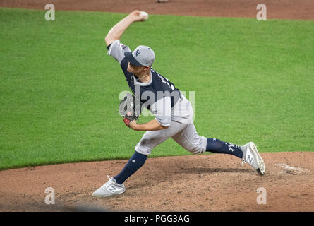 Baltimore, États-Unis d'Amérique. Août 25, 2018. Le lanceur partant des Yankees de New York Sonny Gray (55) travaille dans la sixième manche contre les Orioles de Baltimore à l'Oriole Park at Camden Yards de Baltimore, MD, le samedi, 25 août, 2018. C'est le jeu normalement prévues pour aujourd'hui. Les Yankees ont gagné le match 5 - 1. Credit : Ron Sachs/CNP (restriction : NO New York ou le New Jersey Journaux ou journaux dans un rayon de 75 km de la ville de New York) | Conditions de crédit dans le monde entier : dpa/Alamy Live News Banque D'Images