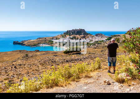 RHODES, GRÈCE - 14 mai 2018 : Prendre une photo de la baie de Lindos. Rhodes, île, reece Banque D'Images