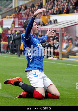 Kyle Lafferty des Rangers fête marquant son premier but et d'autre au cours de la Scottish Premiership match Ladbrokes à Fir Park, Motherwell. Banque D'Images