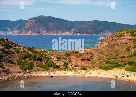 Alghero, Sardaigne / ITALIE - 2018/08/11 : Vue panoramique sur le golfe de Cala Porticciolo le Parc Régional de Porto Conte Banque D'Images