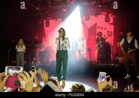 Suisse, Berne - le 10 mai 2018. Dodo et ses amis faire un concert live au Bierhübeli à Berne. Ici singer Rita toit est vu sur scène. (Photo crédit : Tilman Jentzsch). Banque D'Images