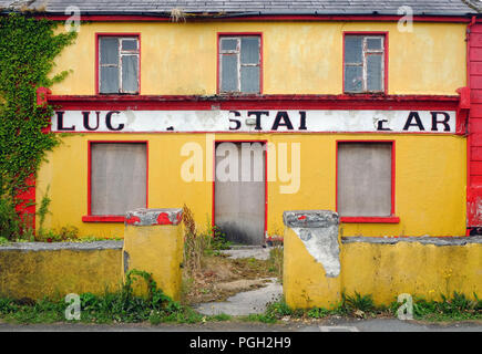 Lucky Star Bar, (maintenant) à l'abandon, le Kilronan, l'Inishmore, Îles d'Aran. Banque D'Images