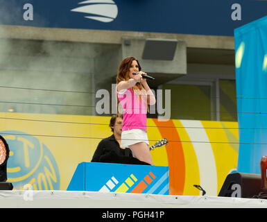 New York, USA. Août 25, 2018. Echosmith bande joue sur la scène pendant l'US Open Championship Kids Day à l'USTA Billie Jean King National Tennis Center Arthur Ashe Stadium Crédit : Lev Radin/Pacific Press/Alamy Live News Banque D'Images