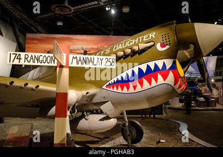 Curtiss P40n Warhawk fighter dans la deuxième guerre mondiale, des beaux-arts du Musée de l'aviation, Seattle, USA Banque D'Images