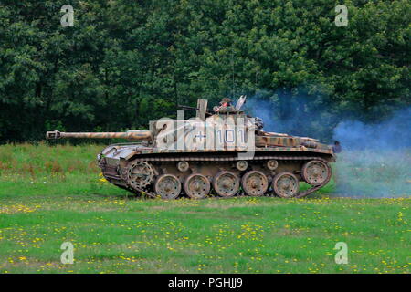 Un char allemand guerre manoeuvres faisant de la zone d'affichage de Detling showground lors d'une bataille re l'incorporation. Banque D'Images