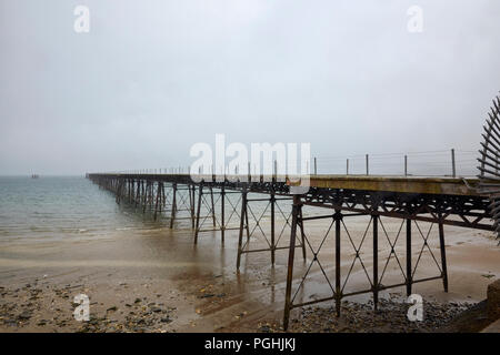 Qeen's Pier à Ramsey sur nuageux jour de pluie, l'île de Man Banque D'Images