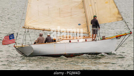 Sloop en bois classique pour une voile Banque D'Images