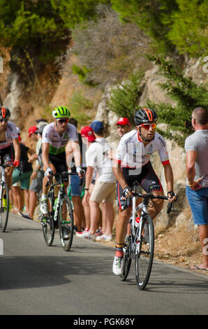 La Vuelta, Espagne. 27 août, 2018. Étape 3, de Mijas - Alhaurín de la Torre ; 178,2 km. andalousie, principal groupe arrive au km 152 près de Mijas Pueblo. Perry Van Munster/Alamy Live News Banque D'Images