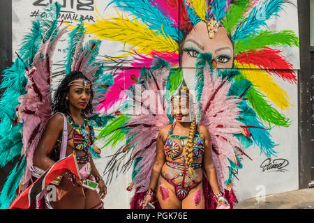 Londres, Royaume-Uni. 27 août 2018. Une murale colorée de Notting Hill Carnival sur Portabello Road Crédit : chrispictures/Alamy Live News Banque D'Images