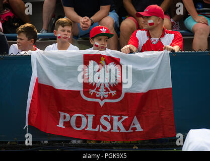 New York, USA. 27 août 2018. Radwanska Fans pendant le premier tour de l'US Open 2018 Tournoi de tennis du Grand Chelem. New York, USA. Le 27 août 2018. Août 27, 2018. Credit : AFP7/ZUMA/Alamy Fil Live News Banque D'Images