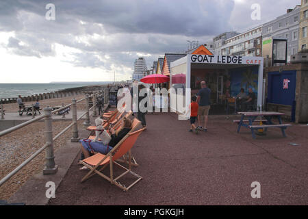 Corniche de chèvre cafe sur Hastings East Sussex promenade de front de mer UK Banque D'Images