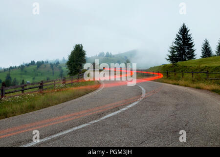 Lever du soleil d'été en Bucovine, Roumanie Banque D'Images