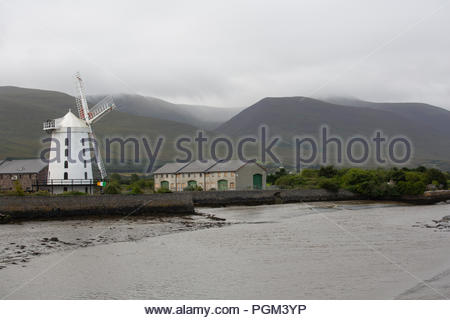 Une vue de Blennerville et le paysage environnant, dans le comté de Kerry, Irlande, le long de la manière sauvage de l'Atlantique. Banque D'Images