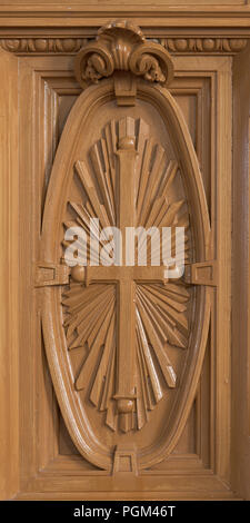 Décoration en bois gravure à l'intérieur de l'église catholique Saint Peter's sur la Piste Cabot, à Chéticamp, Nouvelle-Écosse Banque D'Images